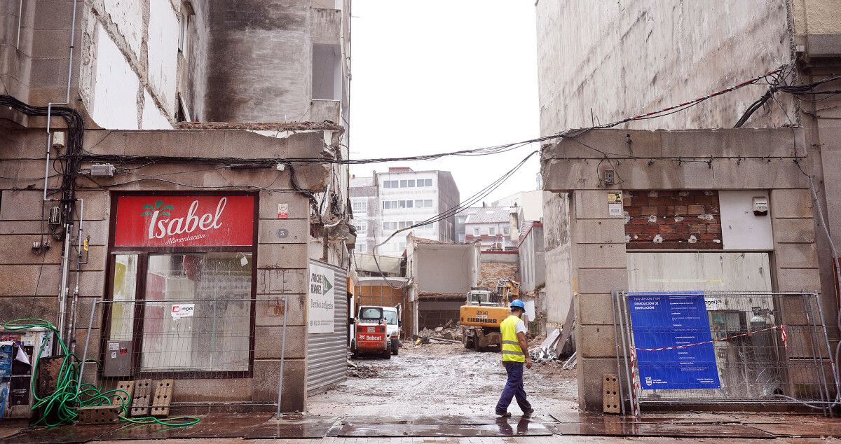 Hueco que antes ocupaba el edificio de parte de las Galerías Oliva en Gutiérrez Mellado