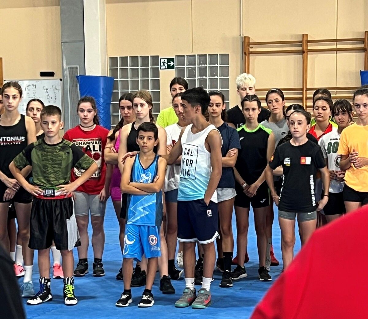 Martín Grandio (azul), del Team Thunder, concentrado con la Selección Española de base