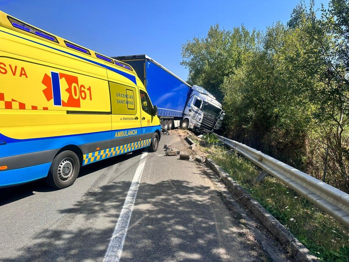 Accidente de tráfico en la vía rápida en Sanxenxo