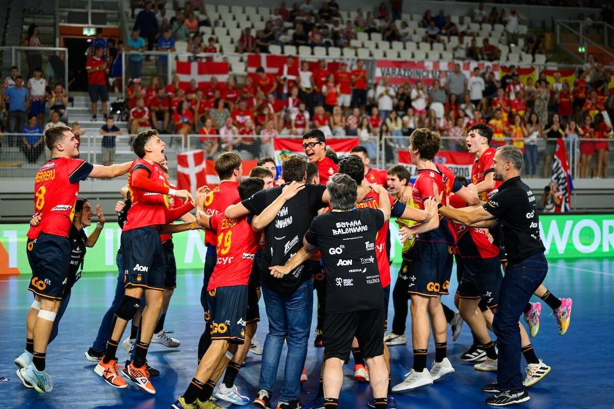 La Selección Española Juvenil celebra su título en el Campeonato del Mundo