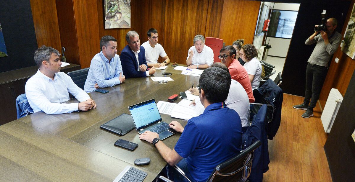 Reunión del Comité Organizador de la Gran Final de las Series Mundiales de Triatlón