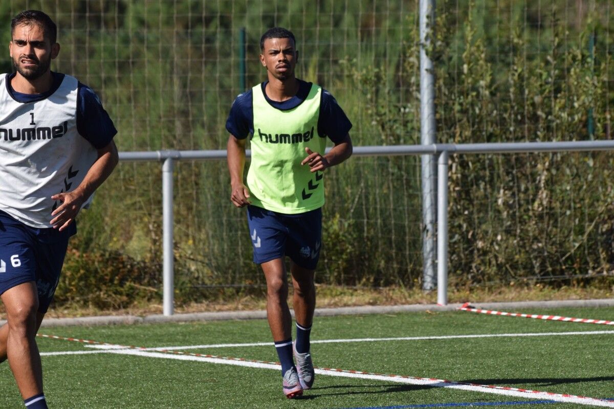 Dalisson de Almeida, en su primer entrenamiento con el Pontevedra