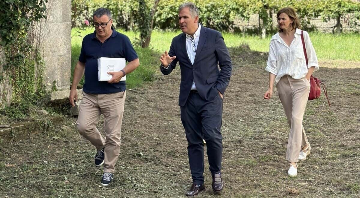 Rafa Domínguez visitó el convento de Santa Clara junto con personal del Museo 