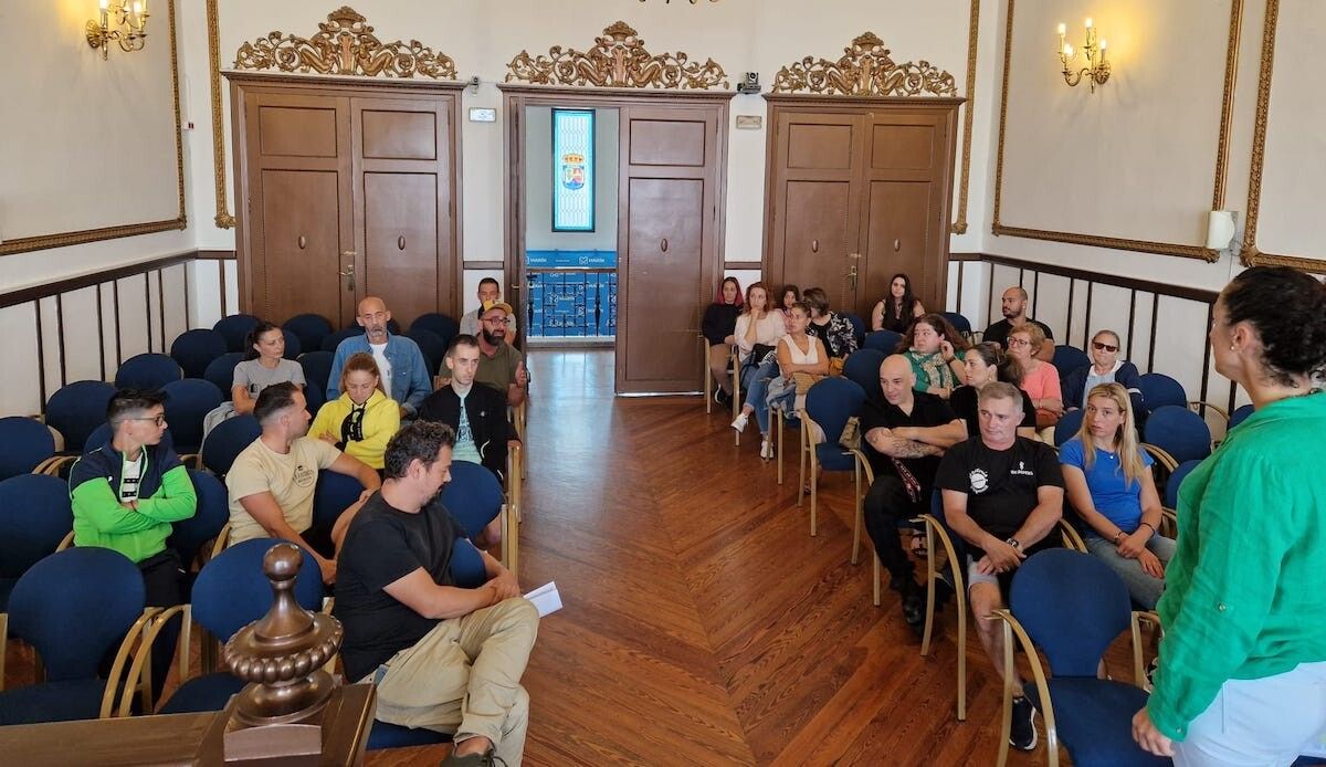 Reunión entre Ateneo Santa Cecilia y la hostelería de Marín para desbloquear el San Migheleiro