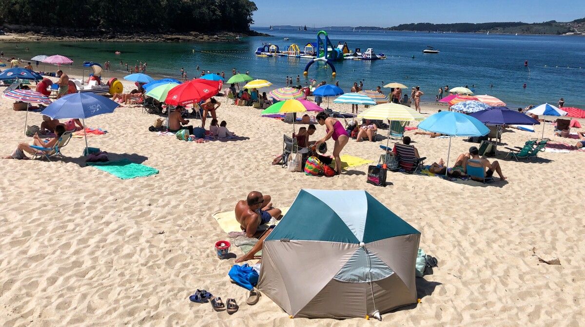 Playa de Mogor, Marín, durante el primer fin de semana de agosto