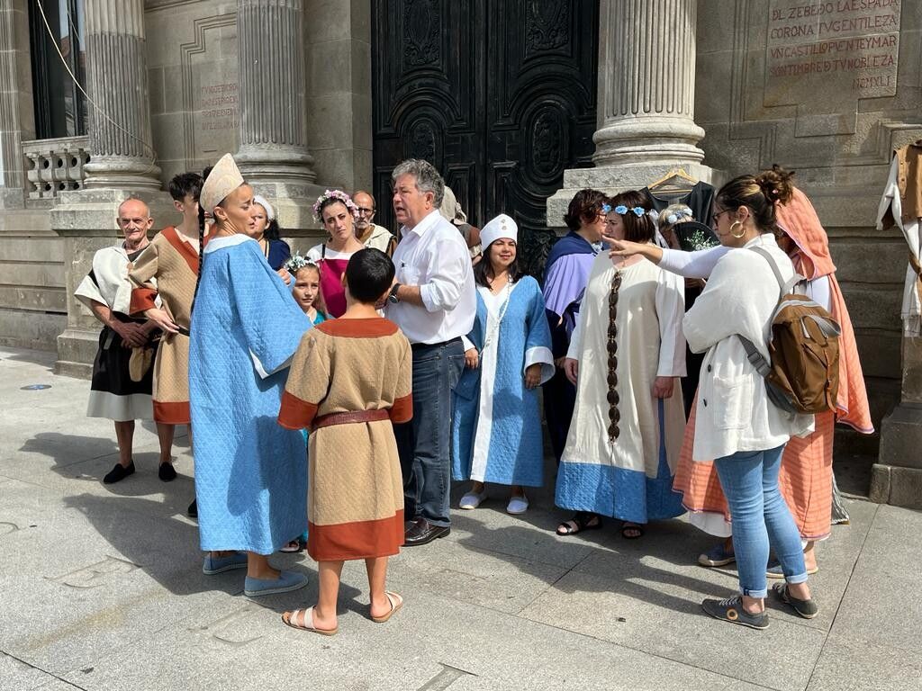 Obradoiro de costura de traxes para a Feira Franca