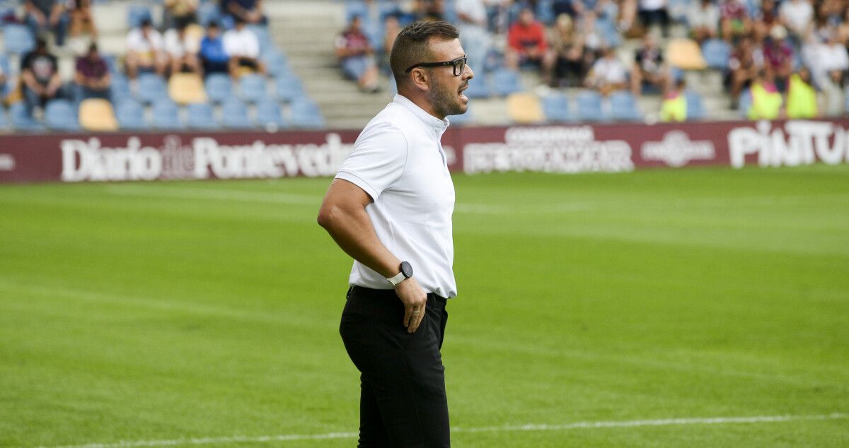 Yago Iglesias, en el partido de liga entre Pontevedra CF y Gimnástica de Torrelavega en Pasarón