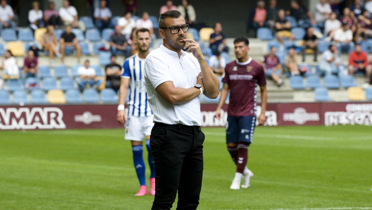 Yago Iglesias, en el partido de liga entre Pontevedra CF y Gimnástica de Torrelavega en Pasarón