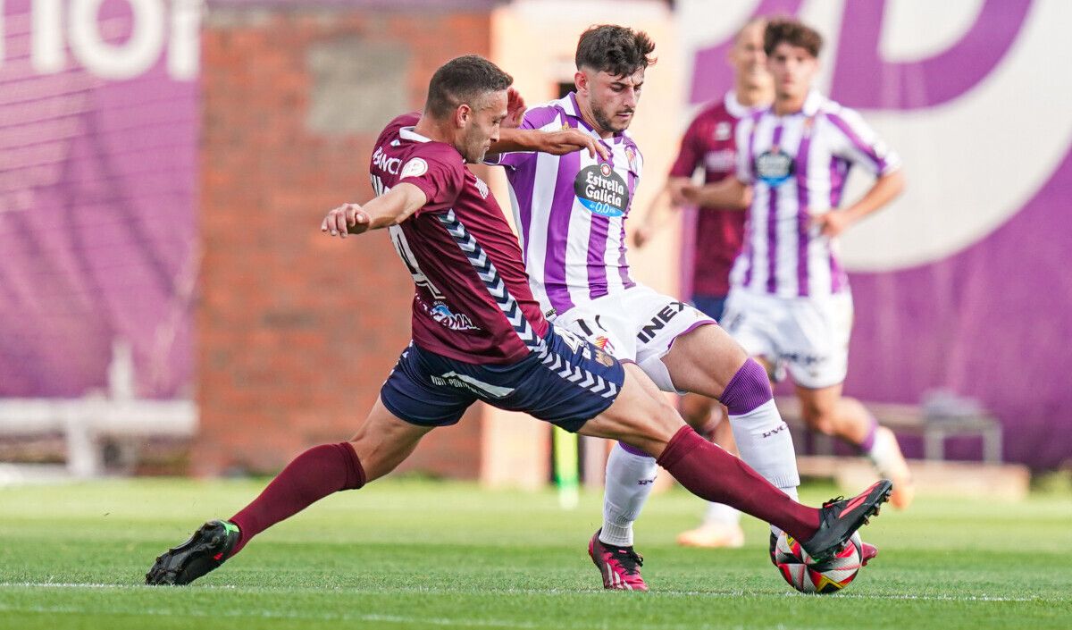 Partido entre Valladolid Promesas - Pontevedra en los Anexos del José Zorrilla