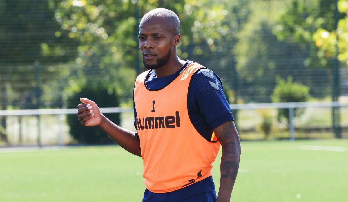 Marcos Barbeiro, entrenando con el Pontevedra en A Xunqueira