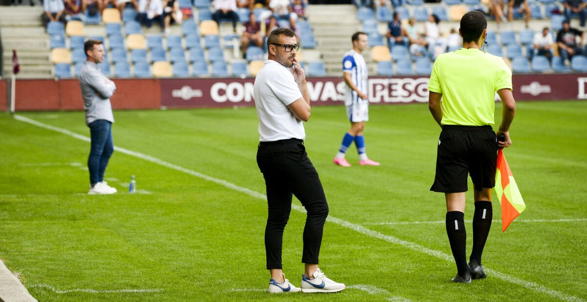 Yago Iglesias, en el partido de liga entre Pontevedra CF y Gimnástica de Torrelavega en Pasarón