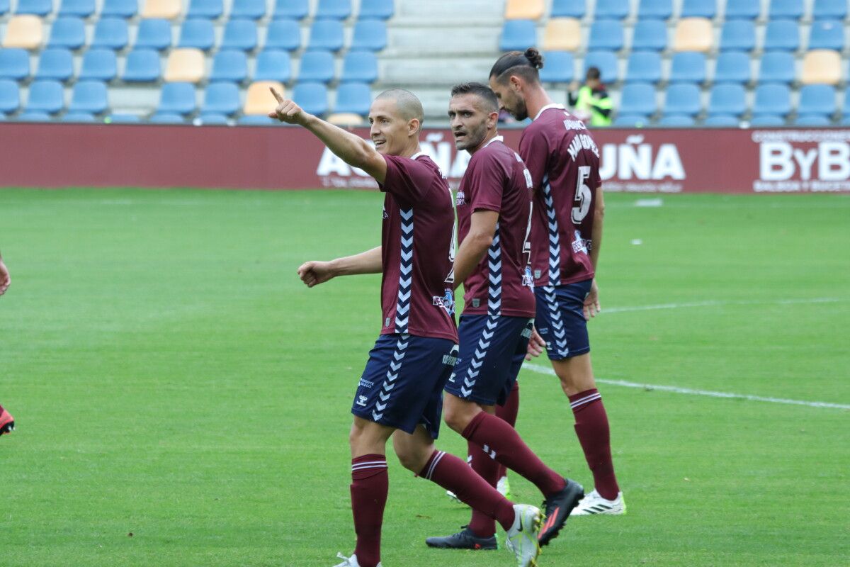 Partido entre Pontevedra - Langreo en Pasarón