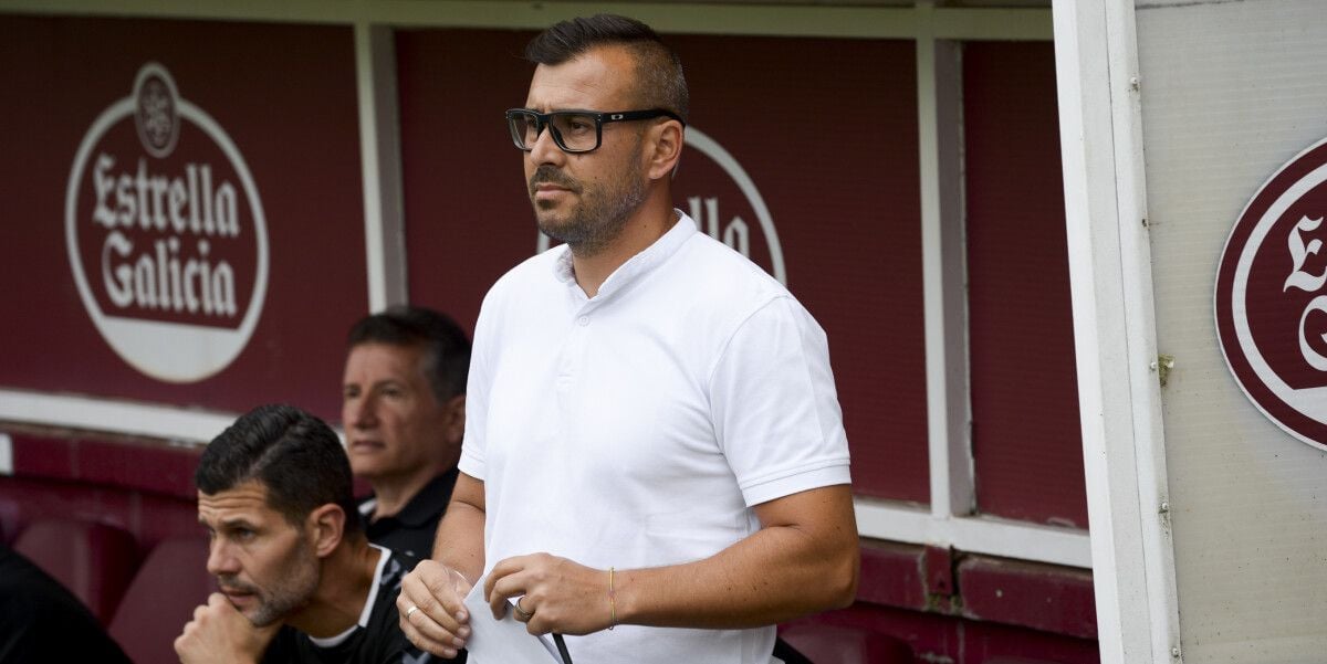 Yago Iglesias, en el partido de liga entre Pontevedra CF y Gimnástica de Torrelavega en Pasarón