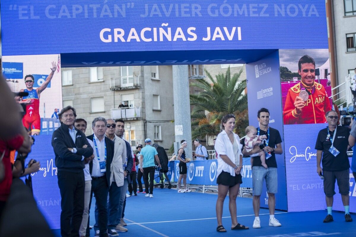 Homenaxe a Javier Gómez Noya tras a carreira elite masculina da Gran Final das Series Mundiais de Tríatlon en Pontevedra