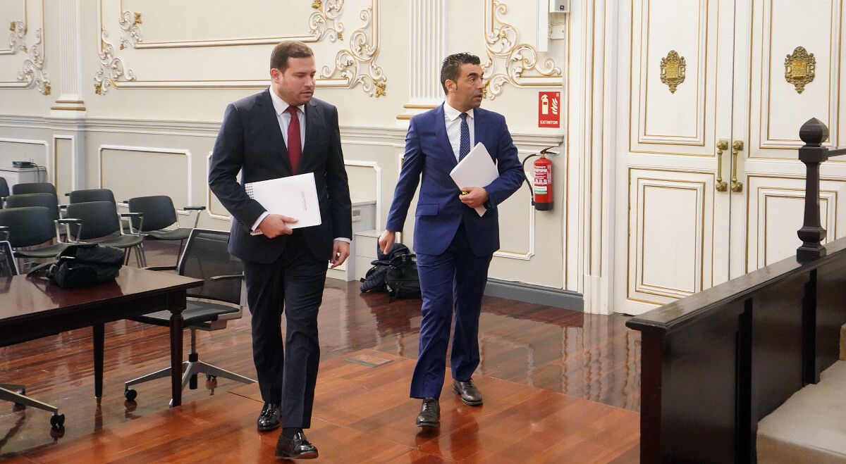 Jorge Cubela e y Luis López, en el Pleno de la Deputación de Pontevedra