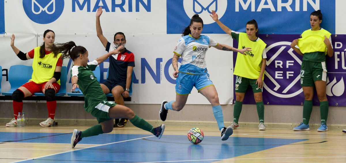 Partido de liga entre Marín Futsal y Leganés en A Raña