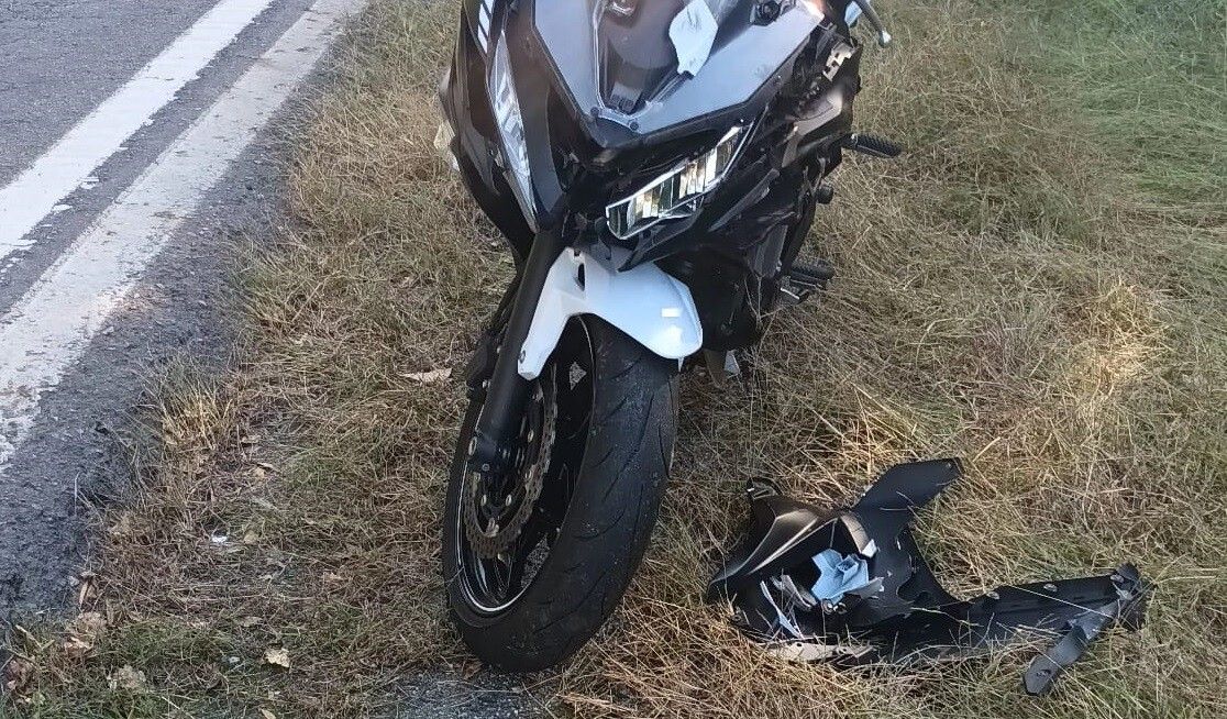 Detalle de una de las motos accidentadas