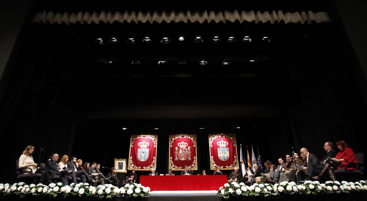 Pleno municipal no Teatro Principal de Pontevedra