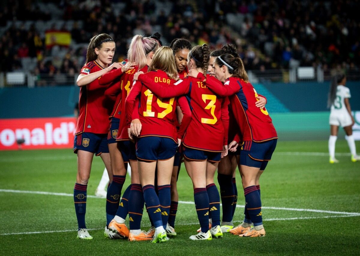 Selección Española Absoluta Femenina celebrando un gol