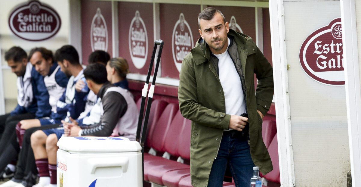 Yago Iglesias, en el partido de liga entre Pontevedra CF y Oviedo Vetusta en Pasarón