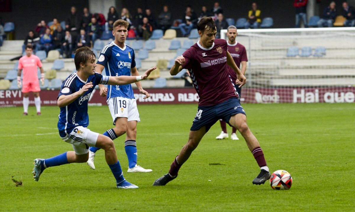 Samu Mayo, en el partido de liga entre Pontevedra CF y Oviedo Vetusta en Pasarón