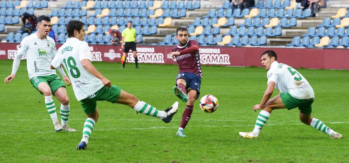 Partido entre Pontevedra y Rayo Cantabria en Pasarón