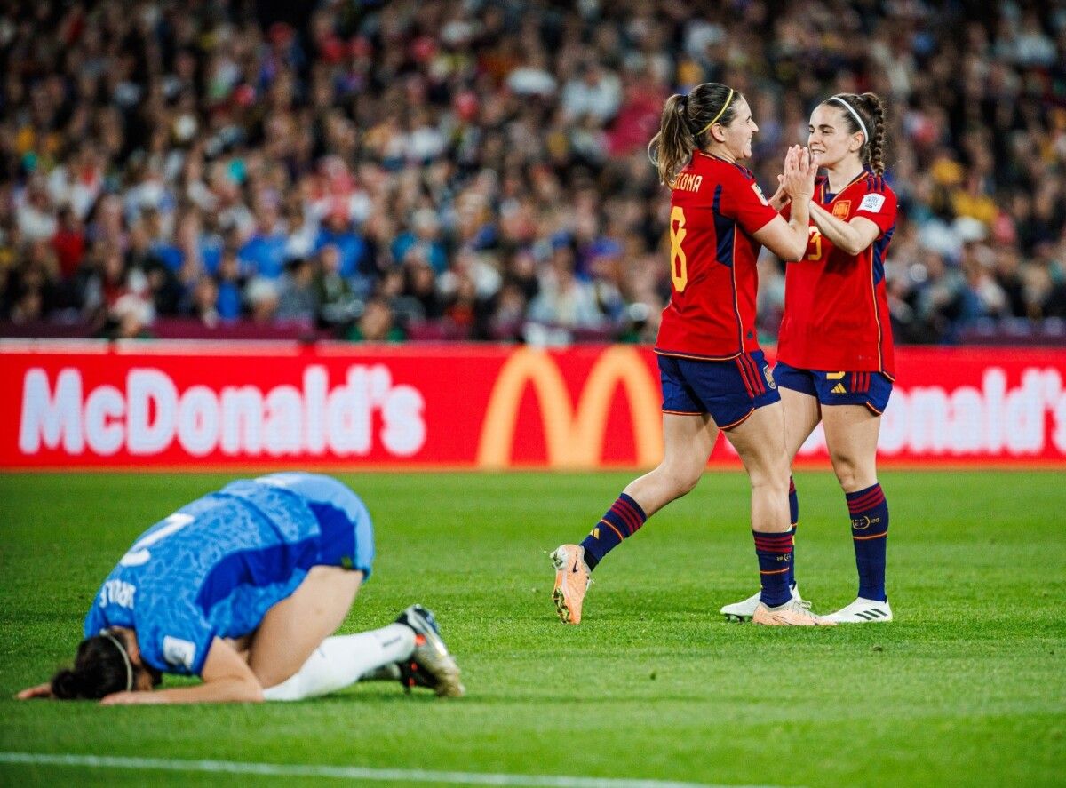 Tere Abelleira y Mariona Caldentey, en la final del Mundial ante Inglaterra