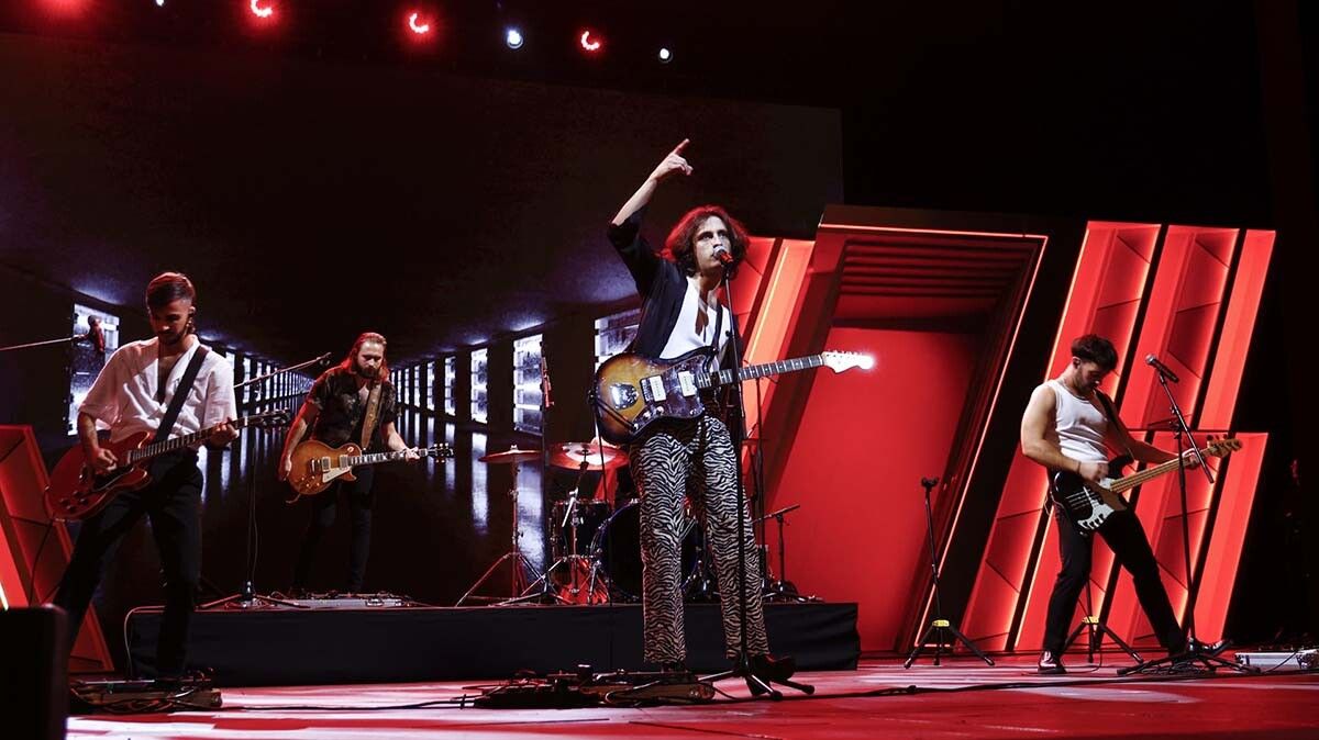 Arde Bogotán, en su actuación en los Premios Ondas