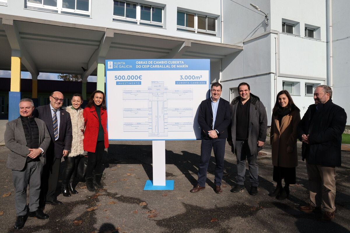 Visita del conselleiro de Educación, Román Rodríguez, al CEIP do Carballal