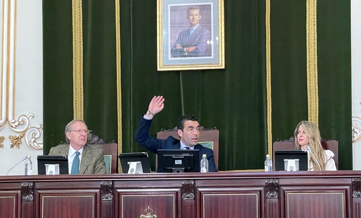 Luis López preside el pleno provincial de diciembre de 2023