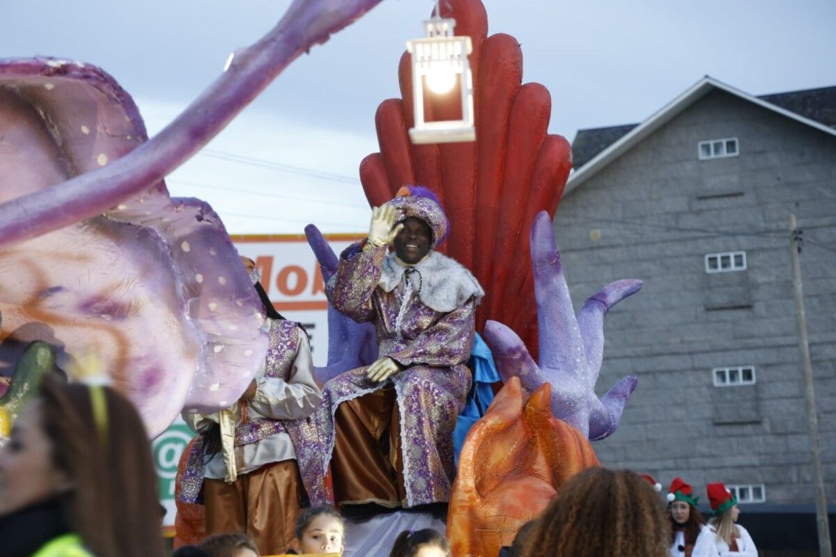 Los Reyes Magos se despiden con una fiesta en Poio 