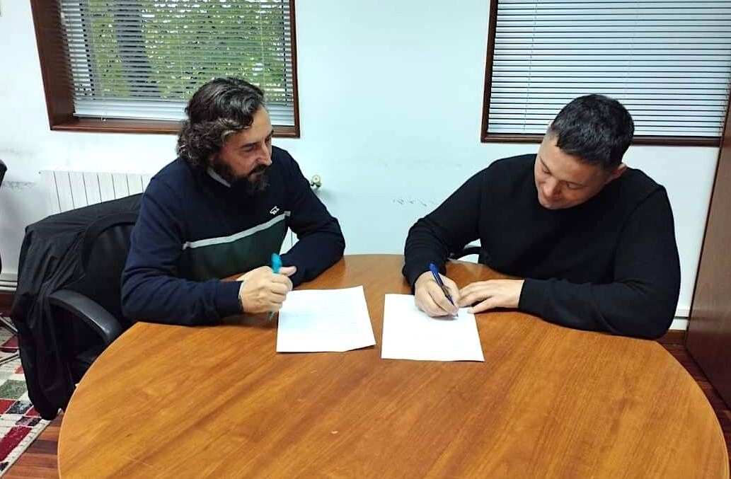 Rafa Quintía con el alcalde de Soutomaior, Manu Lorenzo