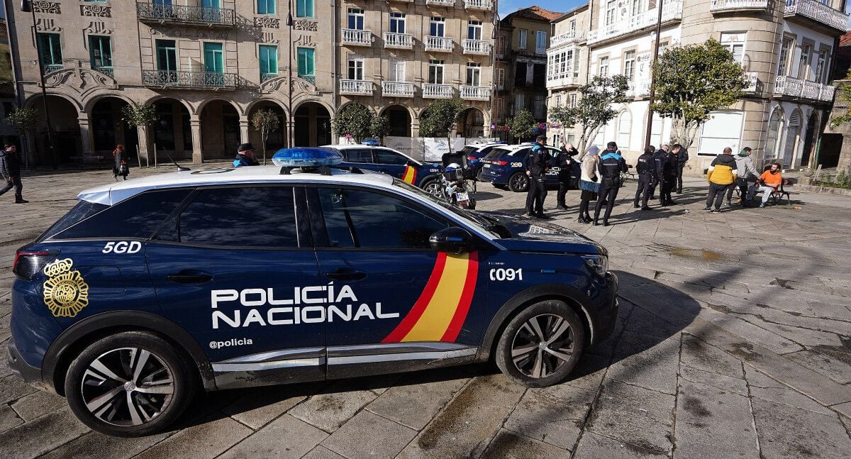 Intervención das policías Nacional e Local na Ferrería por unha pelexa entre dous homes