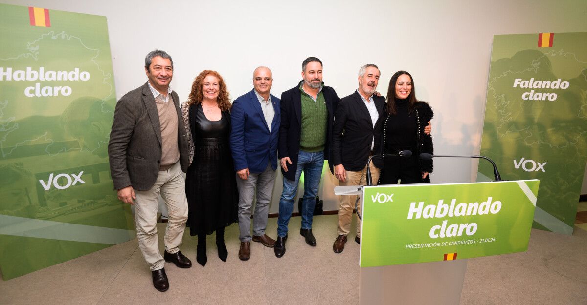 Santiago Abascal presenta a los candidatos de Vox a las elecciones gallegas 