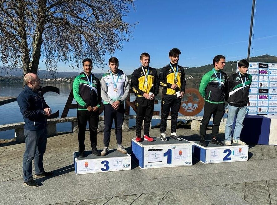 Podio del C-2 masculino en el Campeonato Gallego de Invierno de Piragüismo