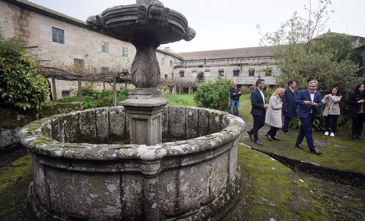 Visita del gobierno provincial al convento de Santa Clara