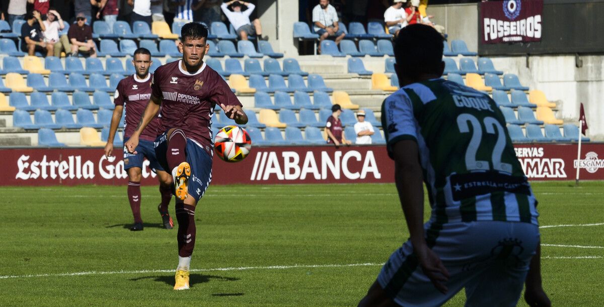 Benjamín Garay, en el partido de liga entre Pontevedra CF y Guijuelo en Pasarón