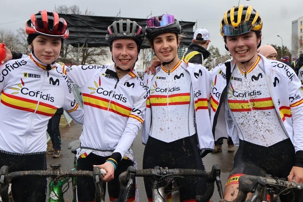 Equipo júnior femenino en el Campeonato del Mundo de Ciclocrós