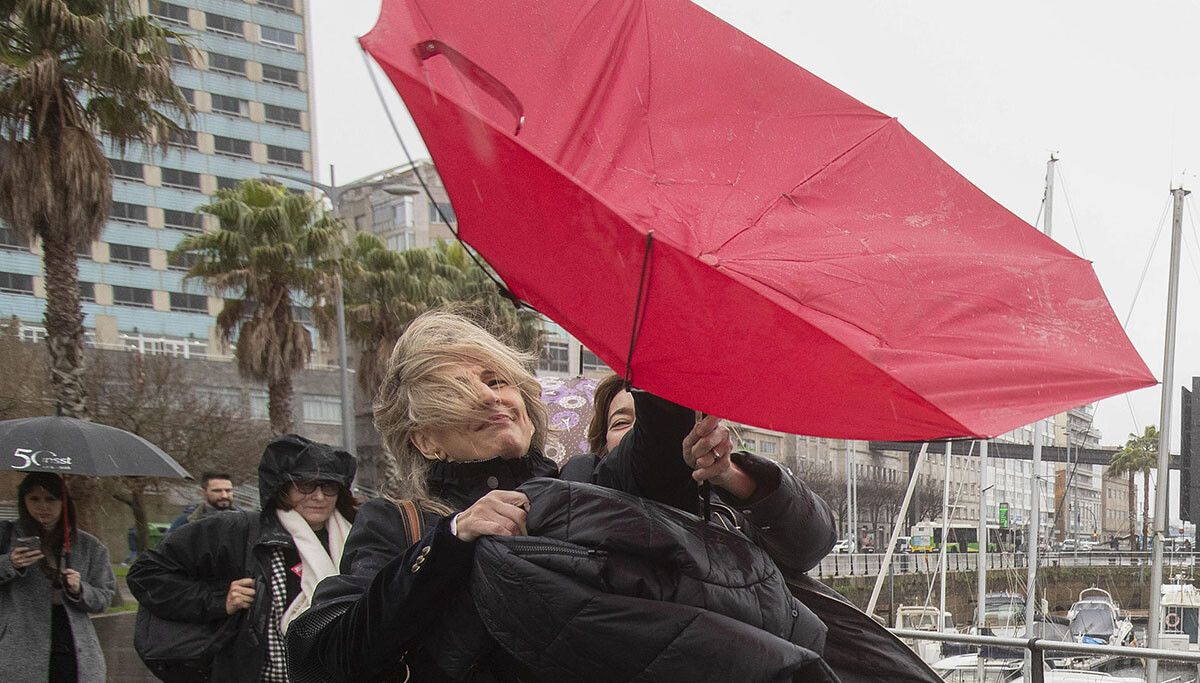 Yolanda Díaz, na súa chegada a Cangas