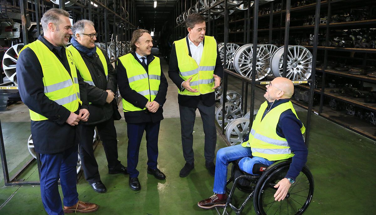 José Ramón Gómez Besteiro, en visita a una empresa de Santiago