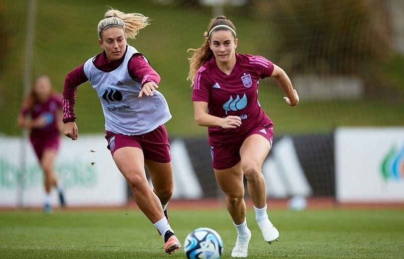 Tere Abelleira y Alexia Putellas, en un entrenamiento de la Selección Española Absoluta