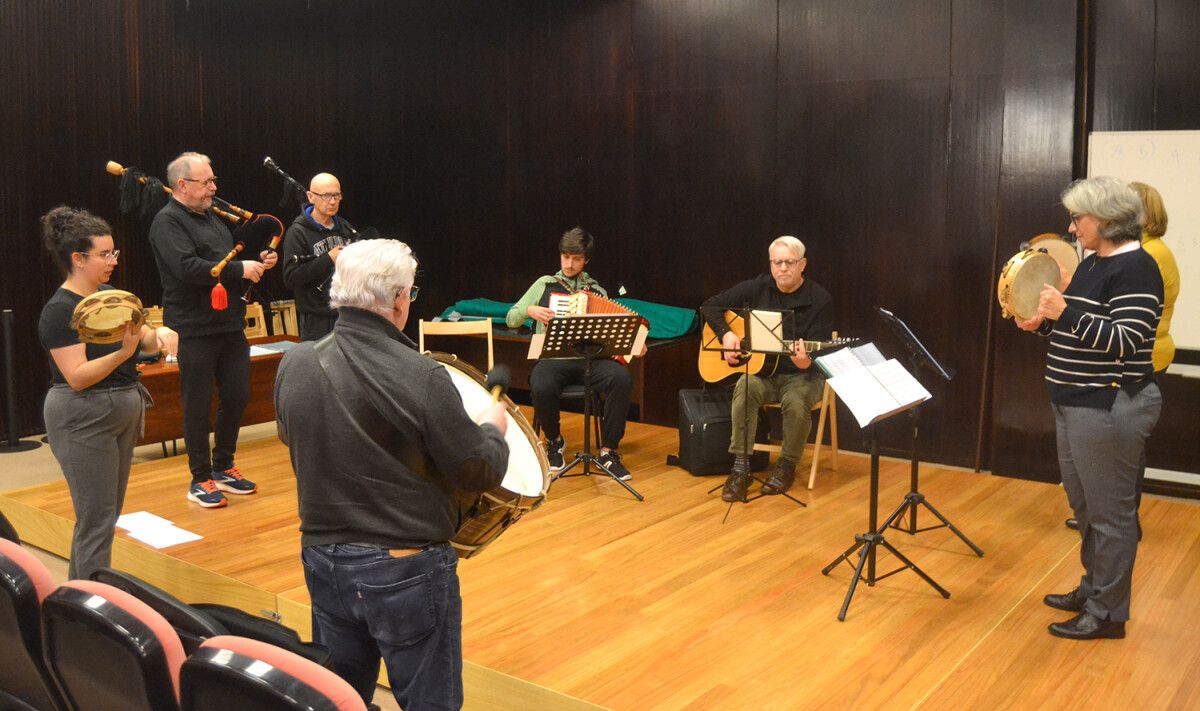 Integrantes del grupo de música tradicional del campus