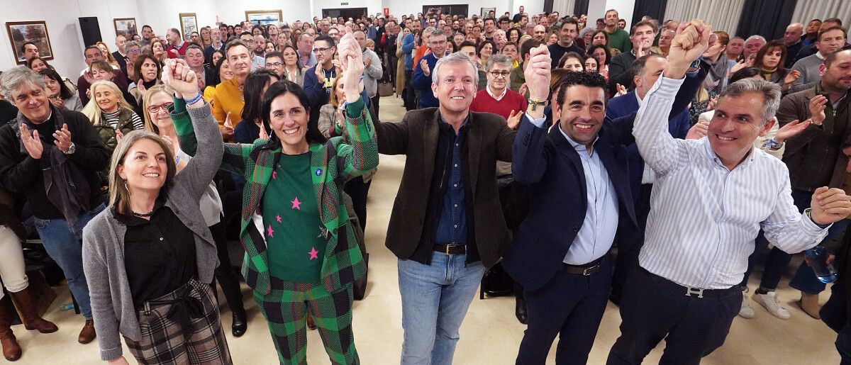 Alfonso Rueda celebra su victoria electoral con la junta provincial del PP