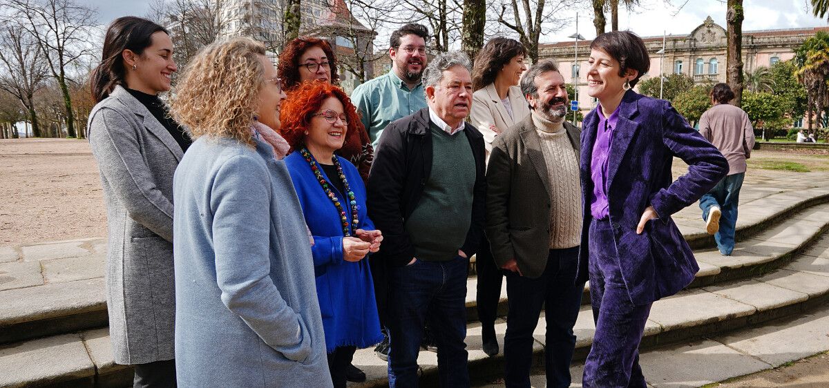 Ana Pontón con representantes del BNG en la Alameda