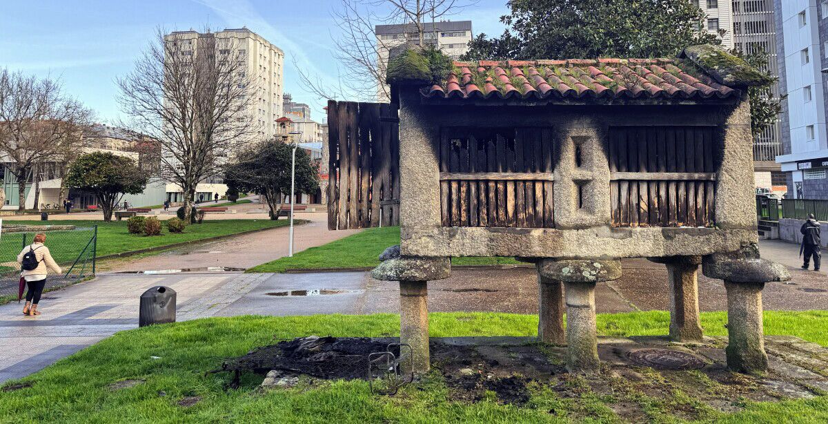 Restos do incendio no hórreo de Campolongo