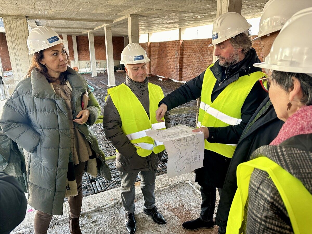 Visita de la alcaldesa a las obras del Centro Sociocultural de Marín