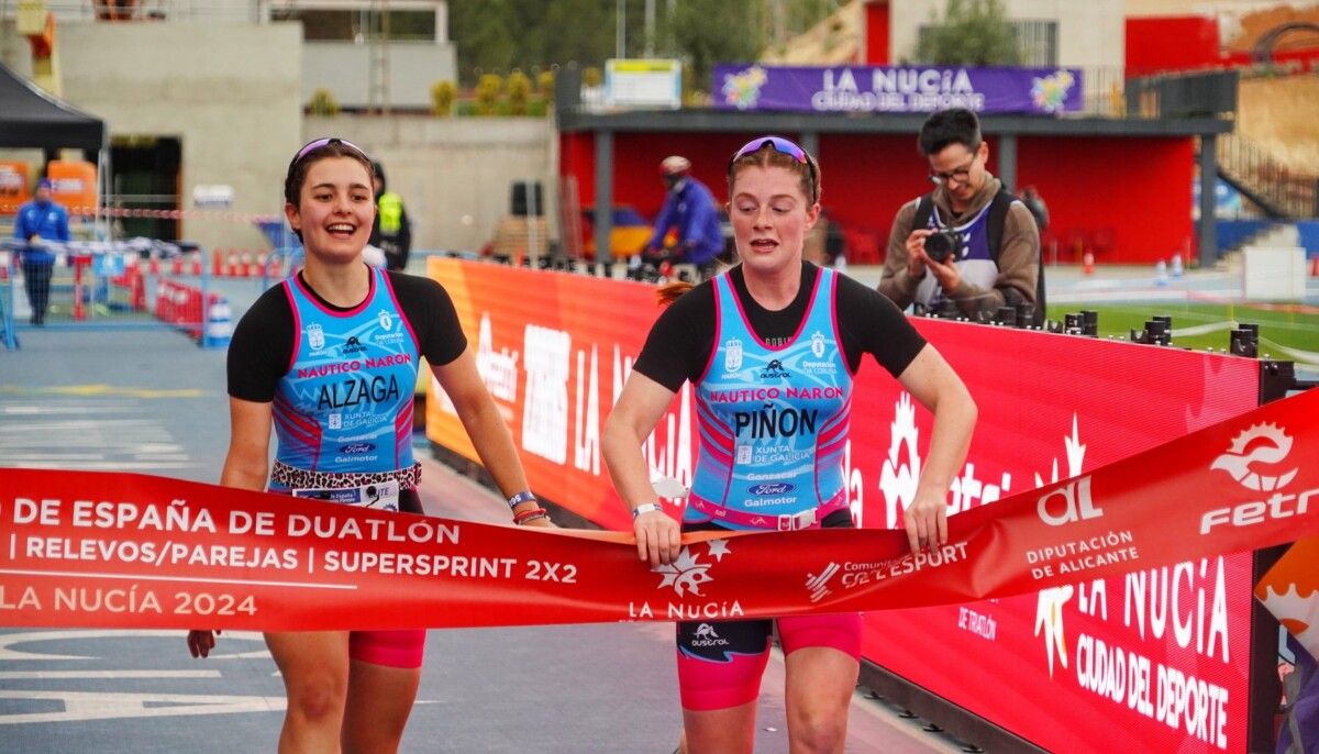 Lucía Piñón, nunha competición de triatlón co Náutico de Narón