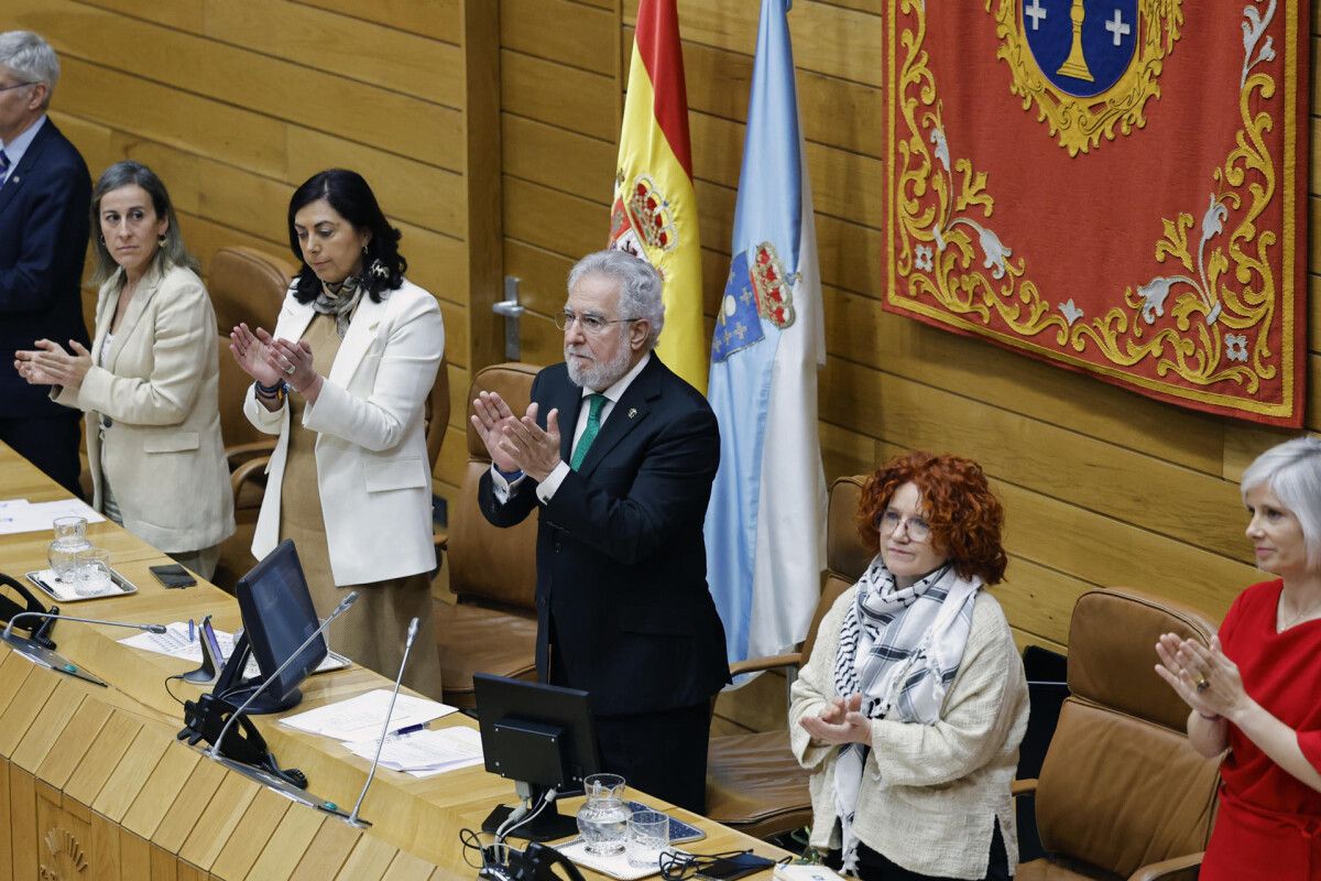 El presidente del Parlamento, Miguel Santalices, en la sesión constitutiva  