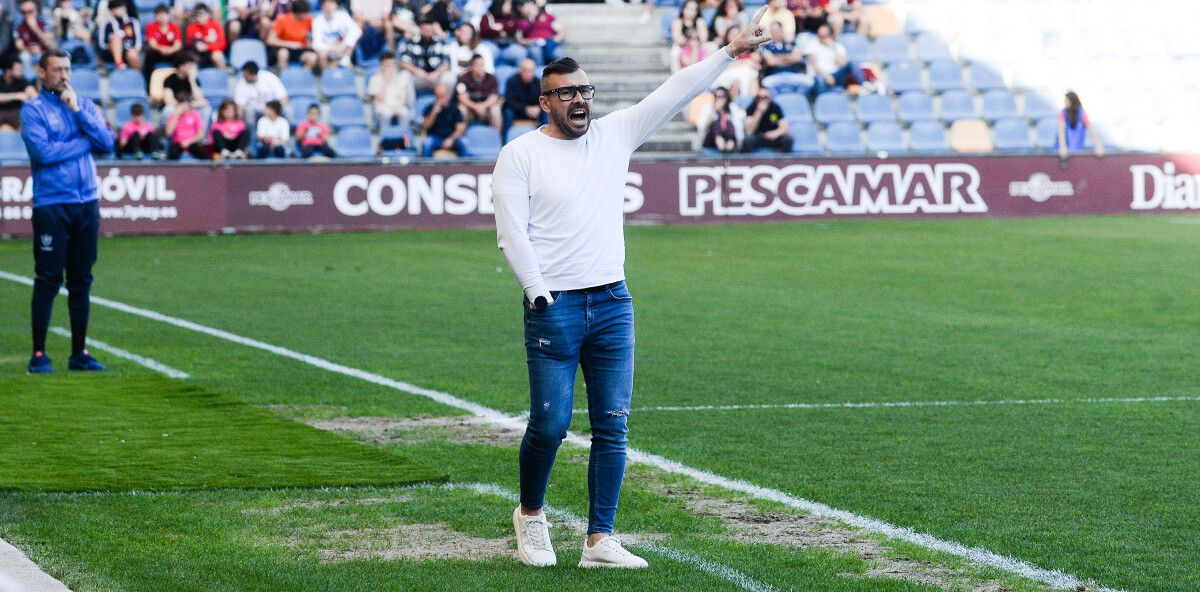 Yago Iglesias, en el partido de liga entre Pontevedra y Marino de Luanco en Pasarón