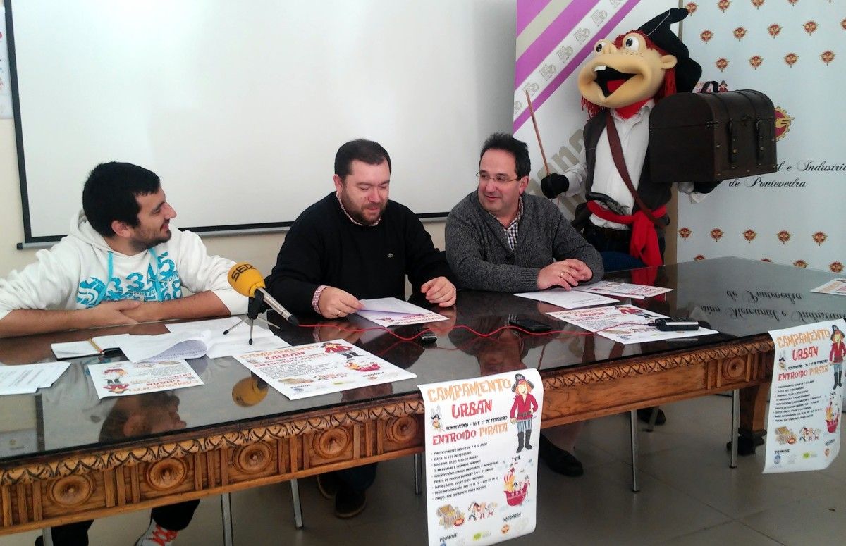 Presentación del Campamento Urbano Pirata del Mercantil para el carnaval